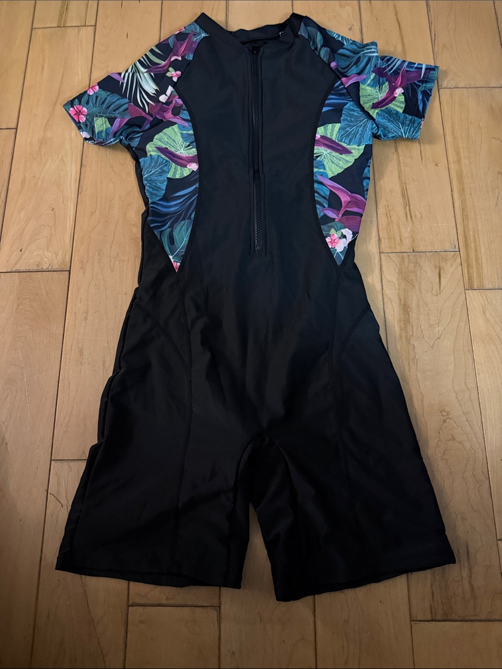 Women’s Black Short-Sleeve One-Piece Swimsuit with Tropical Print Panels